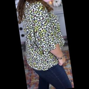 Cream n Sugar brand, short sleeved top, yellow leopard print